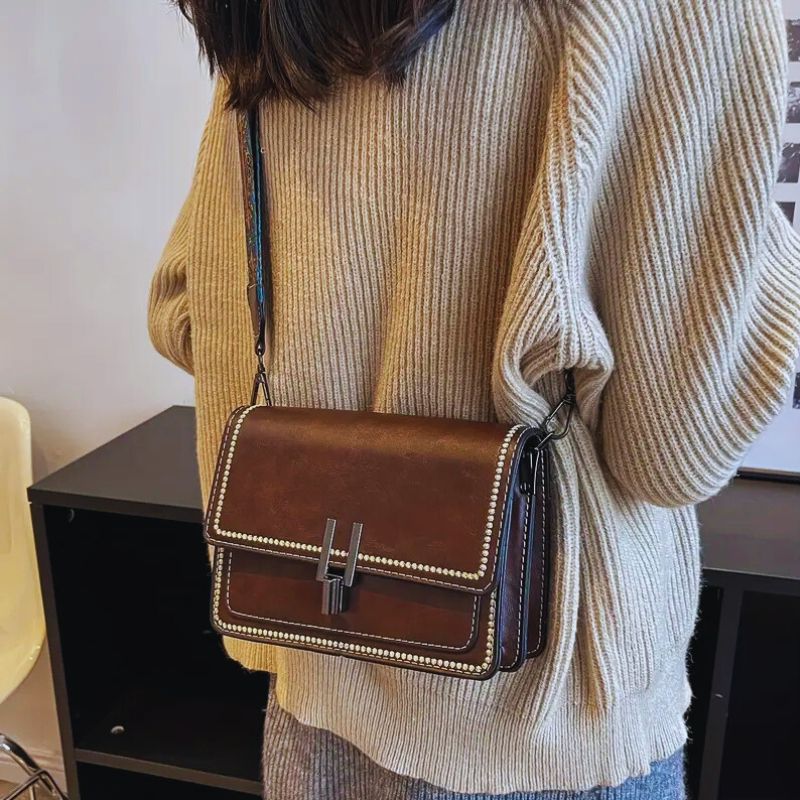 Retro Chic Shoulder Bag